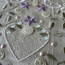 The Gracieuse Bouton Broderie Collection