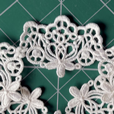 Single Free-Standing Lace 