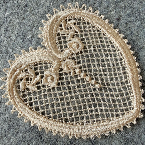 Free Standing Lace Heart 2026